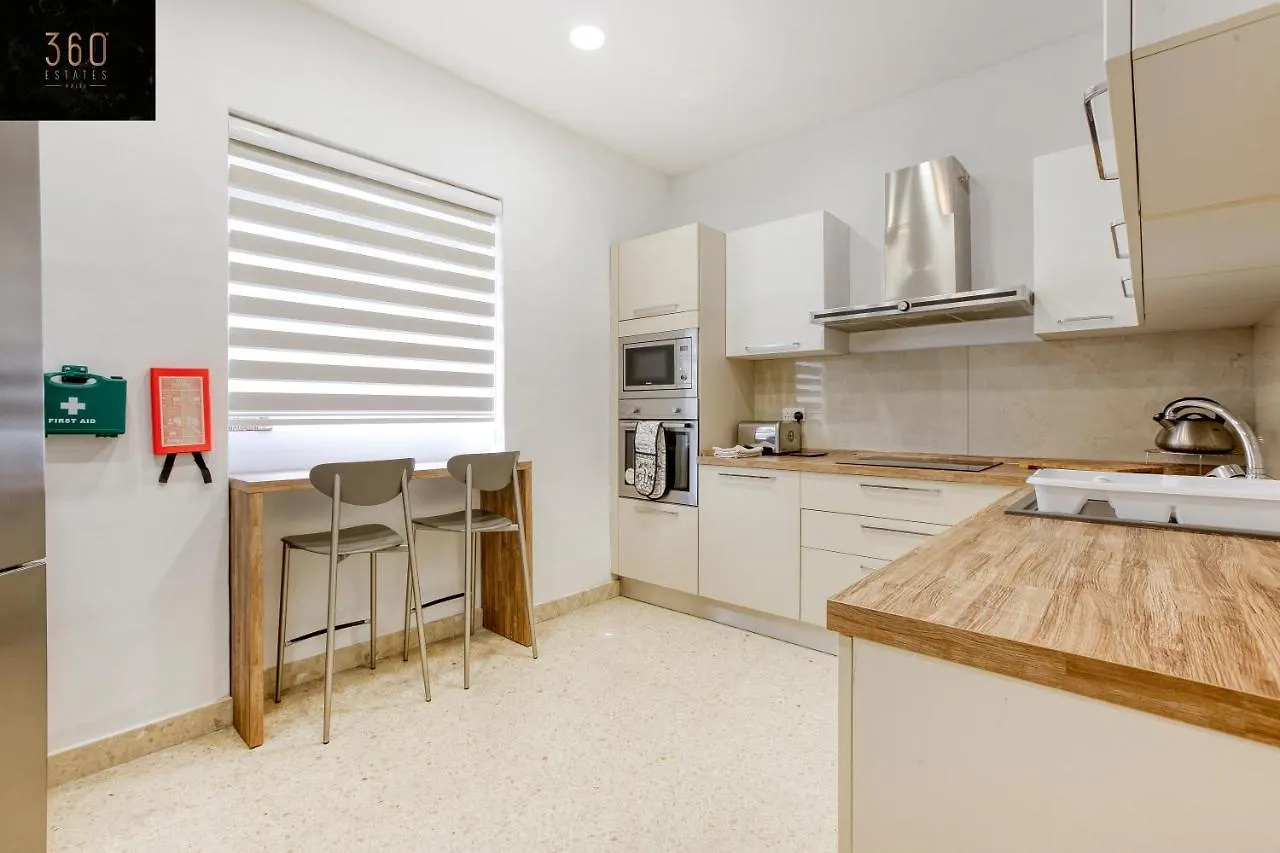 Marina View Apt Slps 9 With Private Terrace & Bbq By 360 Estates Ta Xbiex Malta
